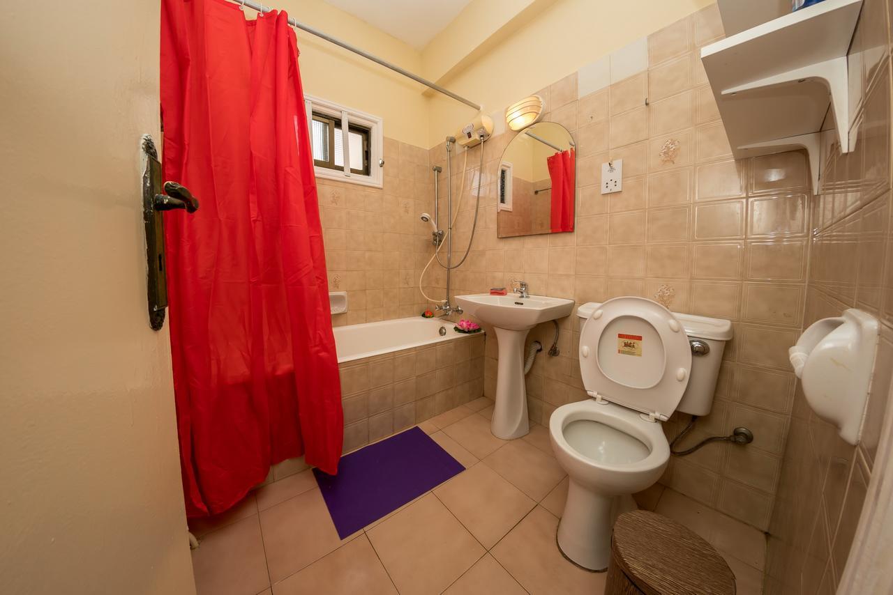 George Apartments Center Айя Напа Екстериор снимка