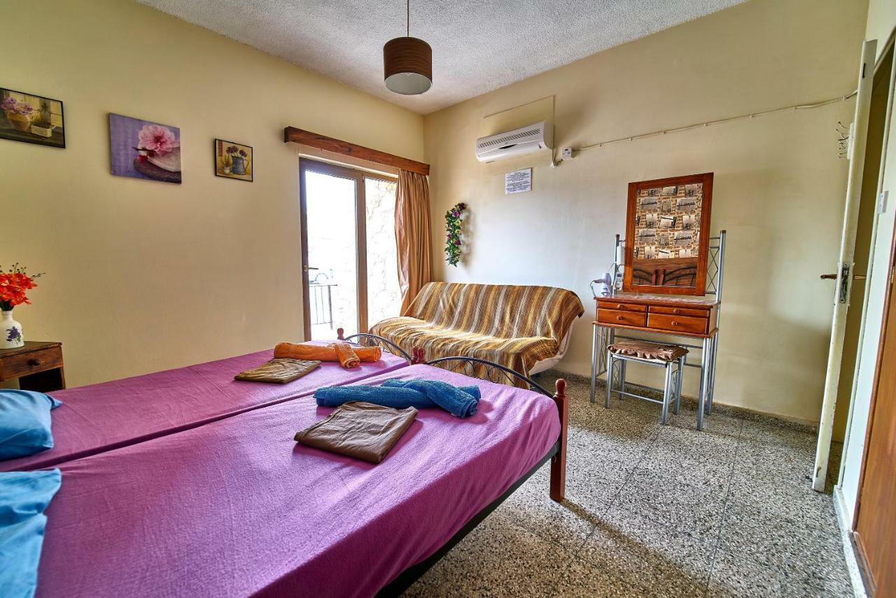George Apartments Center Айя Напа Екстериор снимка